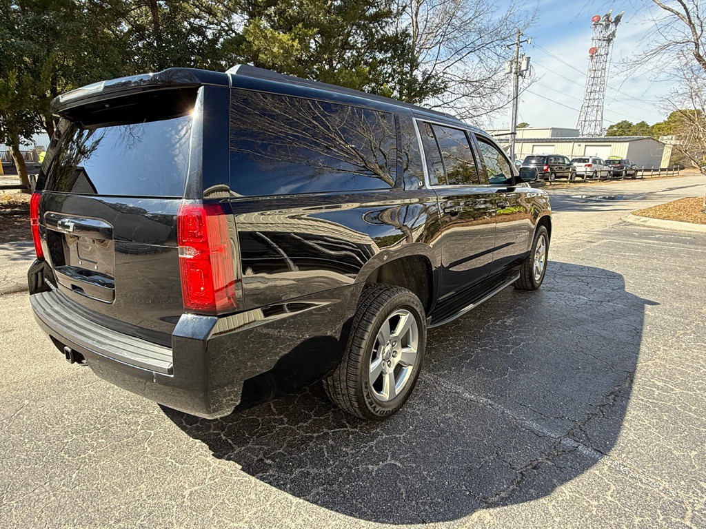 2019 Chevrolet Suburban Image 5