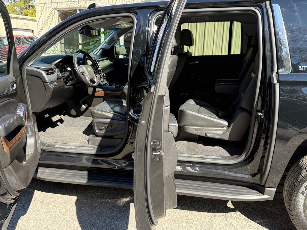 2019 Chevrolet Suburban Image 9