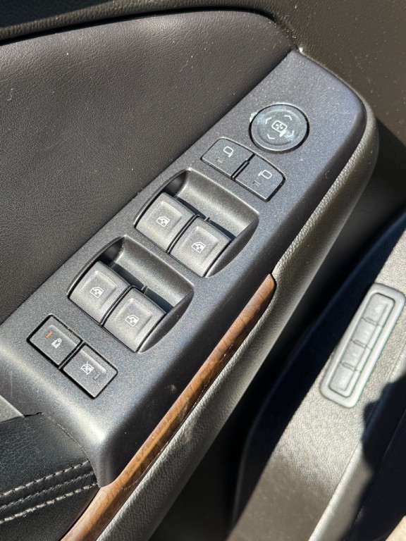 2019 Chevrolet Suburban Image 11