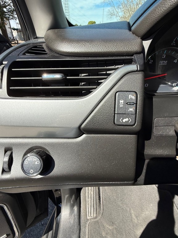 2019 Chevrolet Suburban Image 12