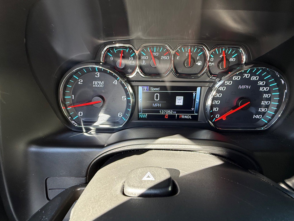 2019 Chevrolet Suburban Image 13