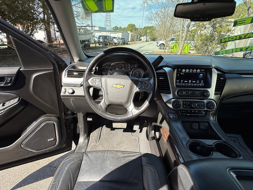 2019 Chevrolet Suburban Image 16