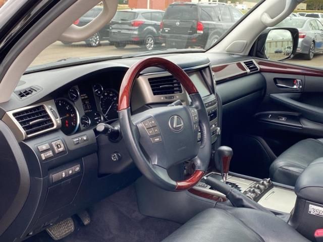 2014 Lexus LX 570 Image 10