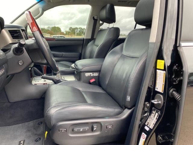2014 Lexus LX 570 Image 16