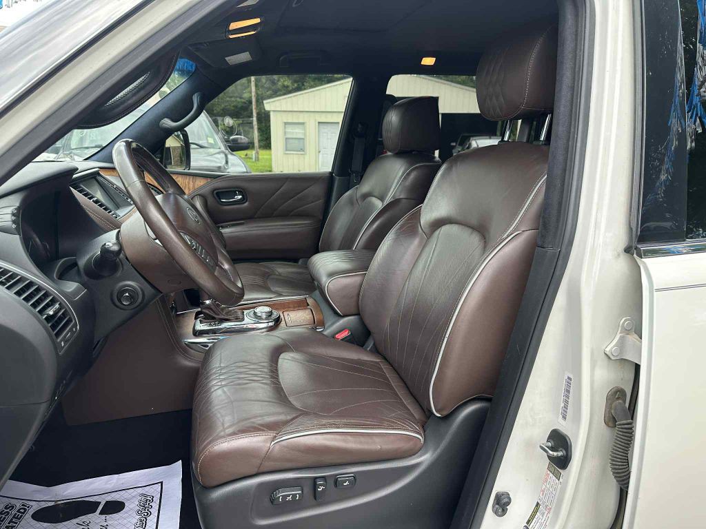 2015 INFINITI QX80 Image 9