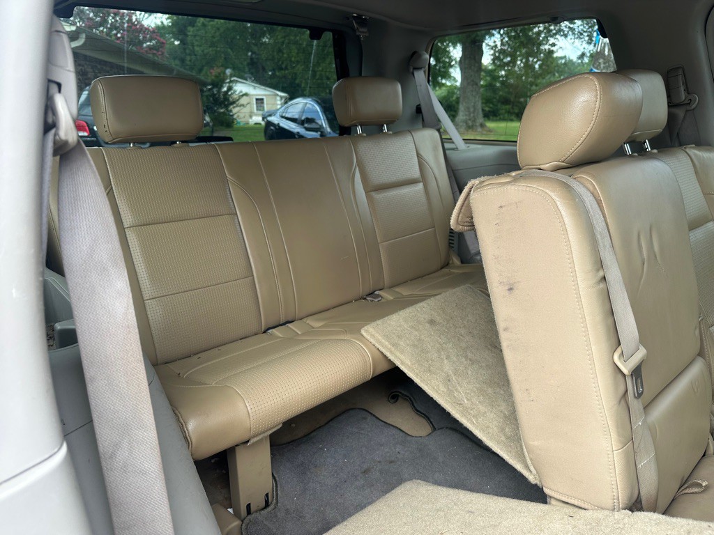 2004 Nissan Armada Image 14