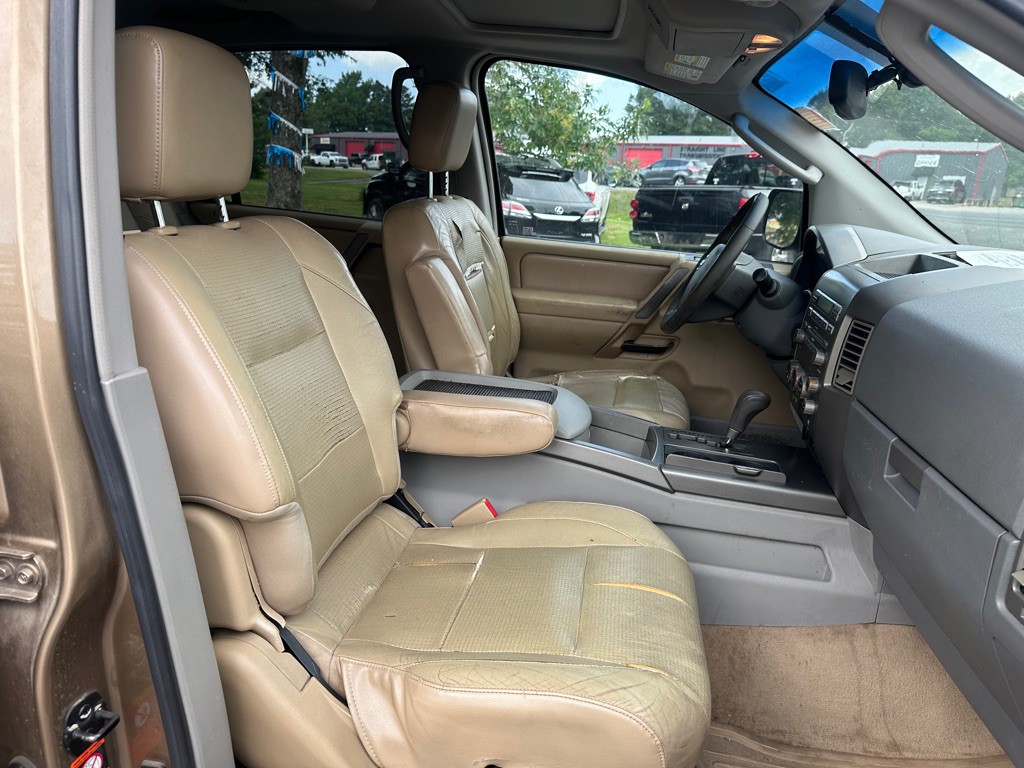 2004 Nissan Armada Image 17