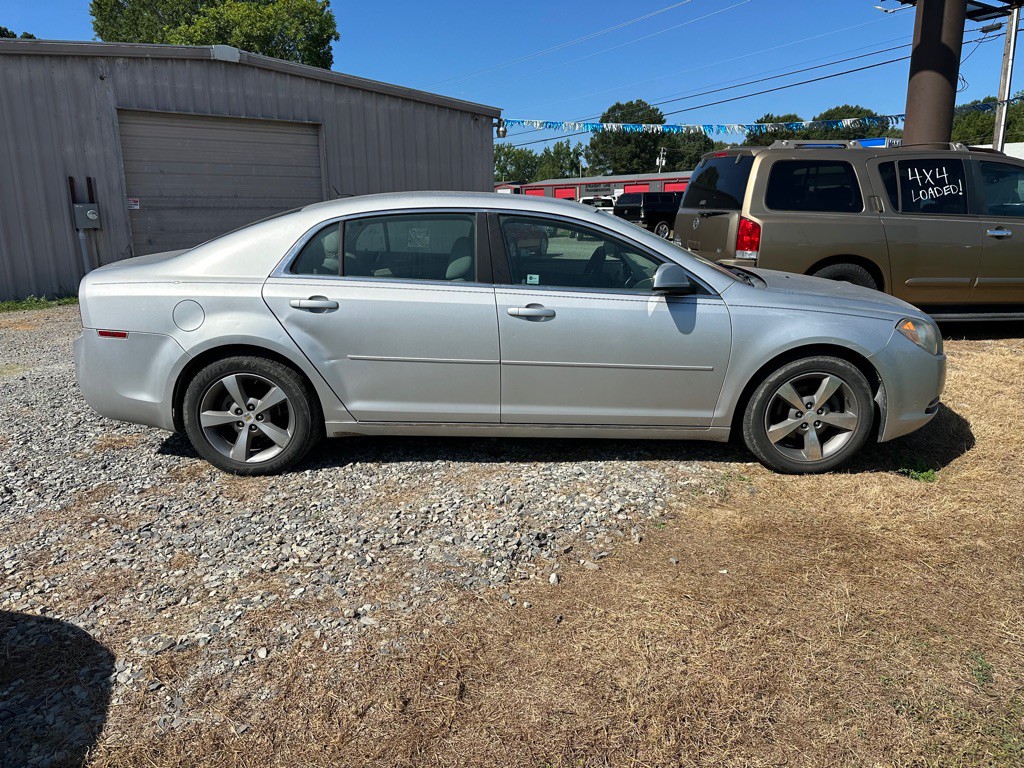 2011 Chevrolet Malibu Image 4