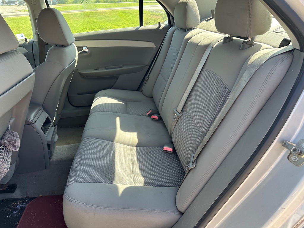 2011 Chevrolet Malibu Image 15