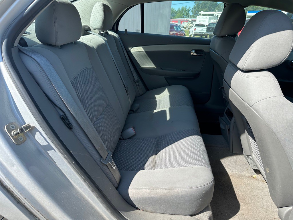 2011 Chevrolet Malibu Image 16