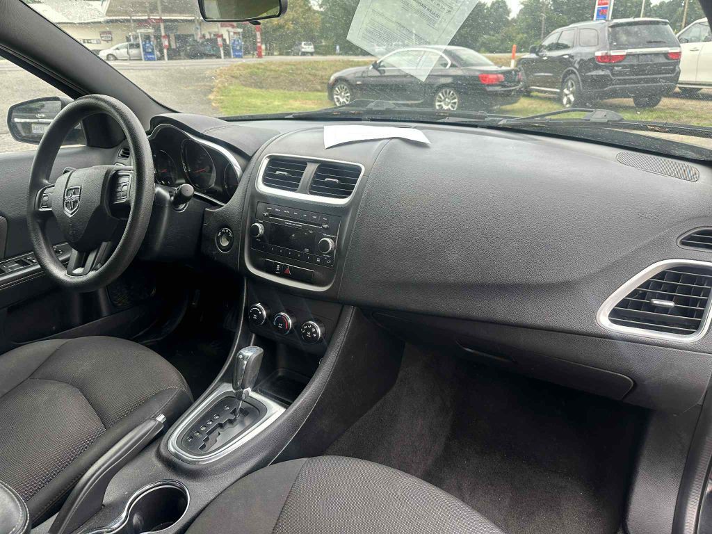 2013 Dodge Avenger Image 18