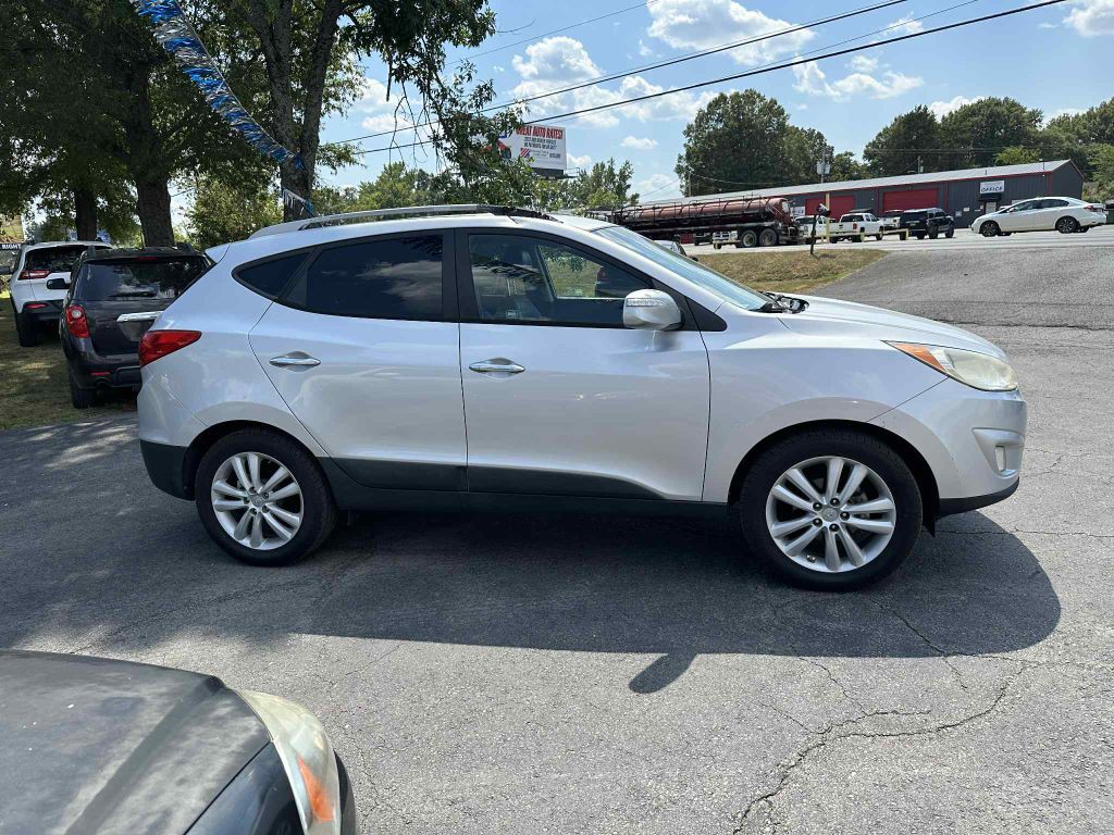 2011 Hyundai Tucson Image 4