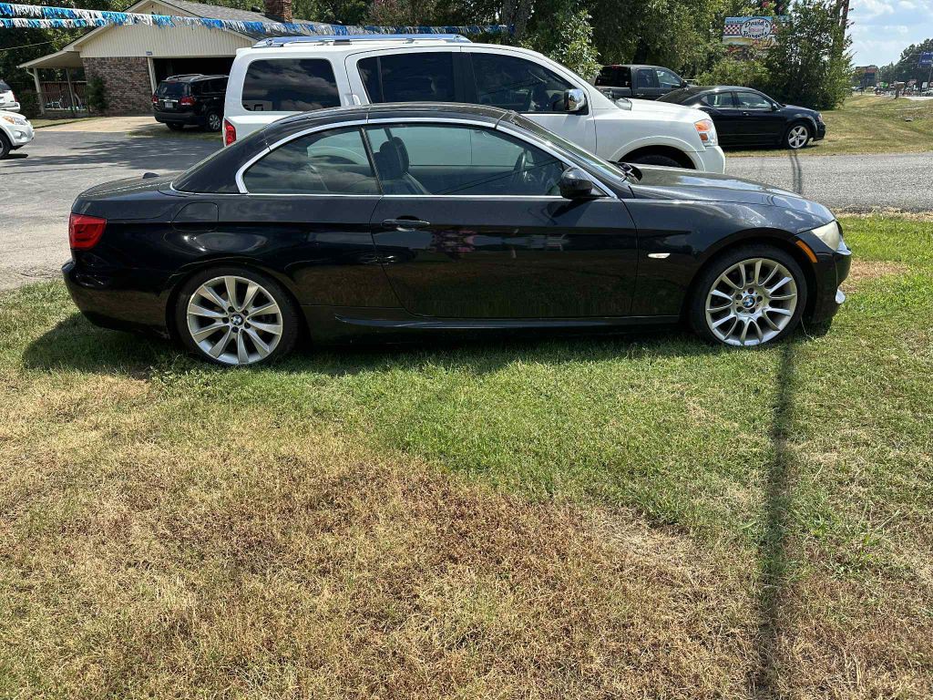 2011 BMW 3 Series Image 4