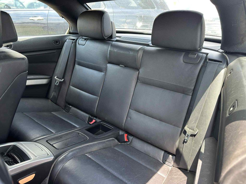 2011 BMW 3 Series Image 8