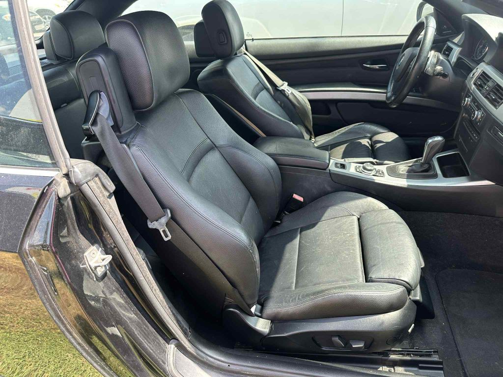 2011 BMW 3 Series Image 10