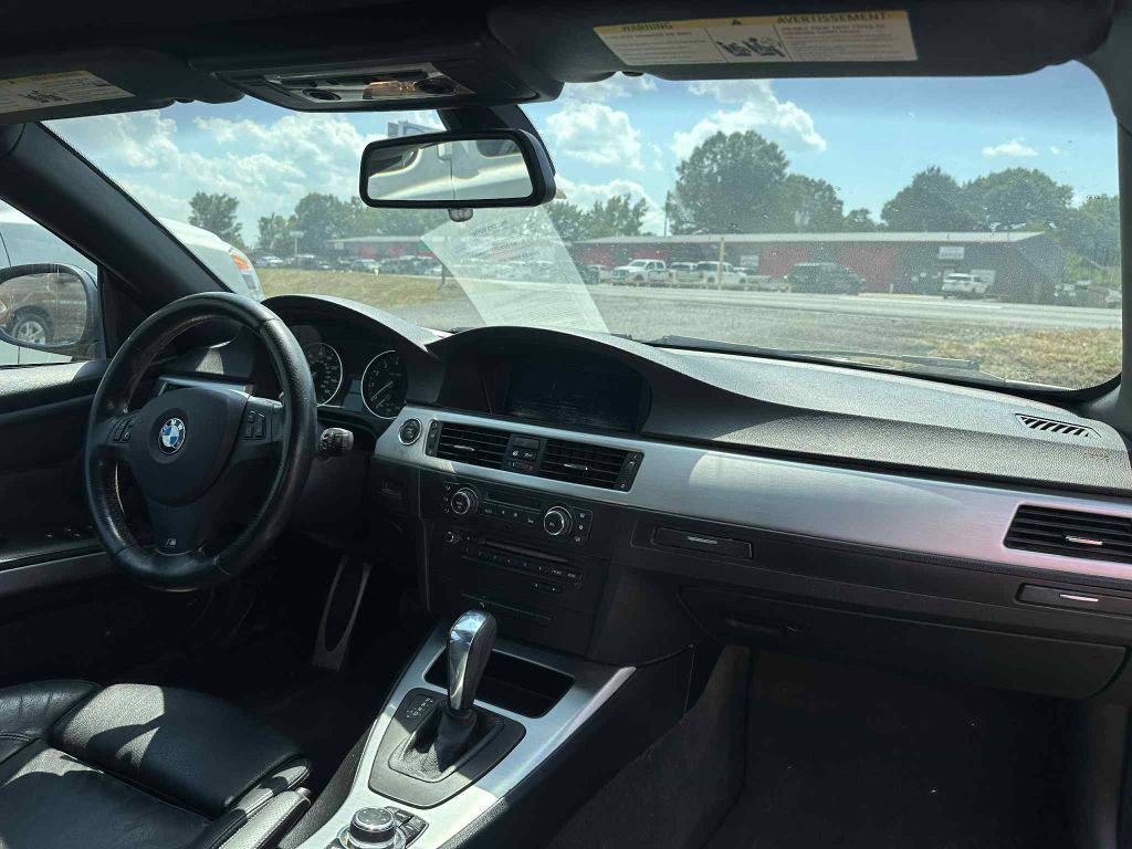2011 BMW 3 Series Image 11