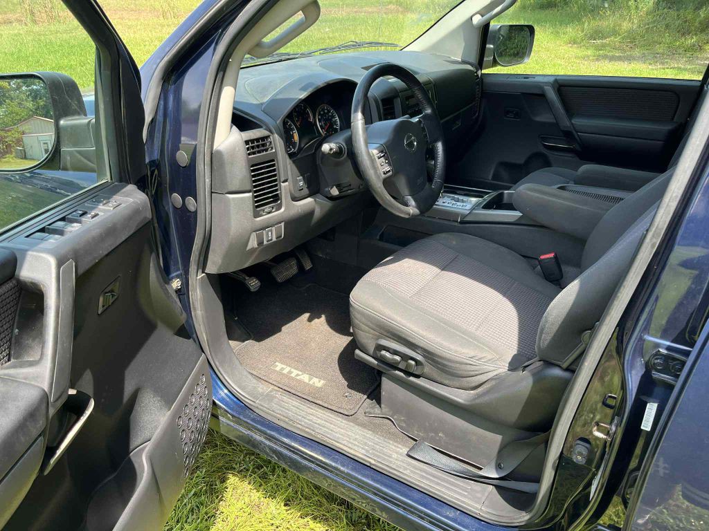 2012 Nissan Titan Image 5