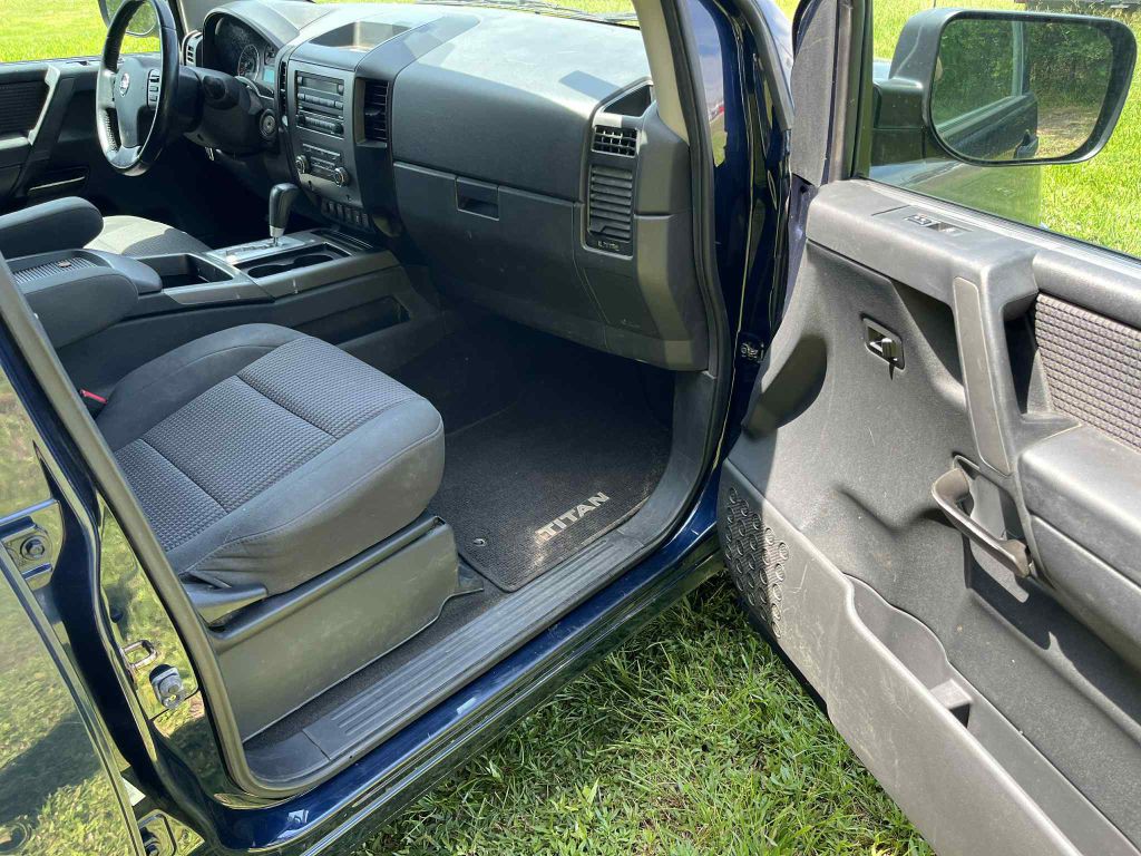 2012 Nissan Titan Image 7