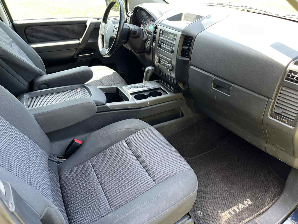 2012 Nissan Titan Image 8