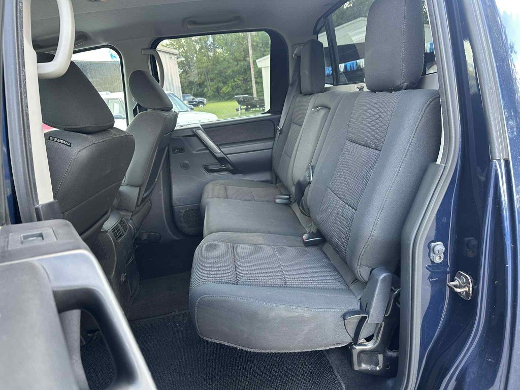 2012 Nissan Titan Image 10