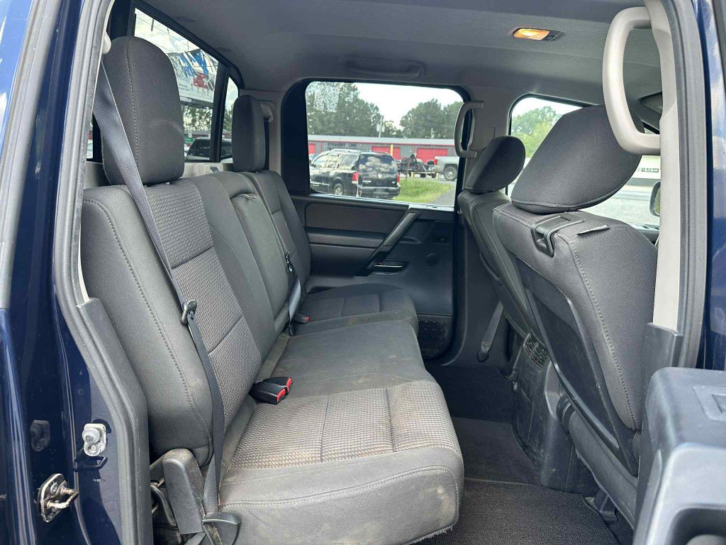 2012 Nissan Titan Image 11