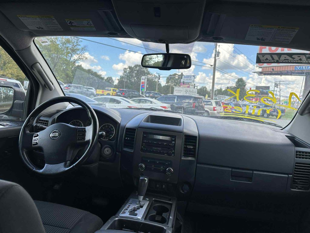 2012 Nissan Titan Image 12
