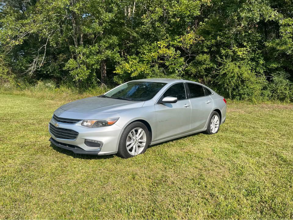 2017 Chevrolet Malibu Image 1