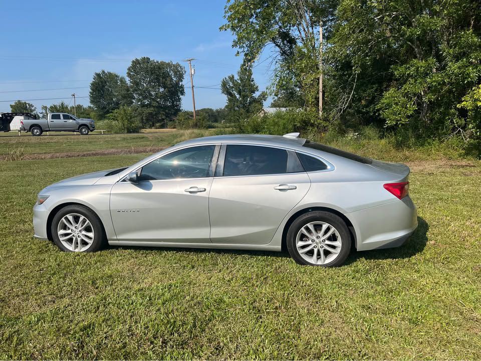 2017 Chevrolet Malibu Image 4