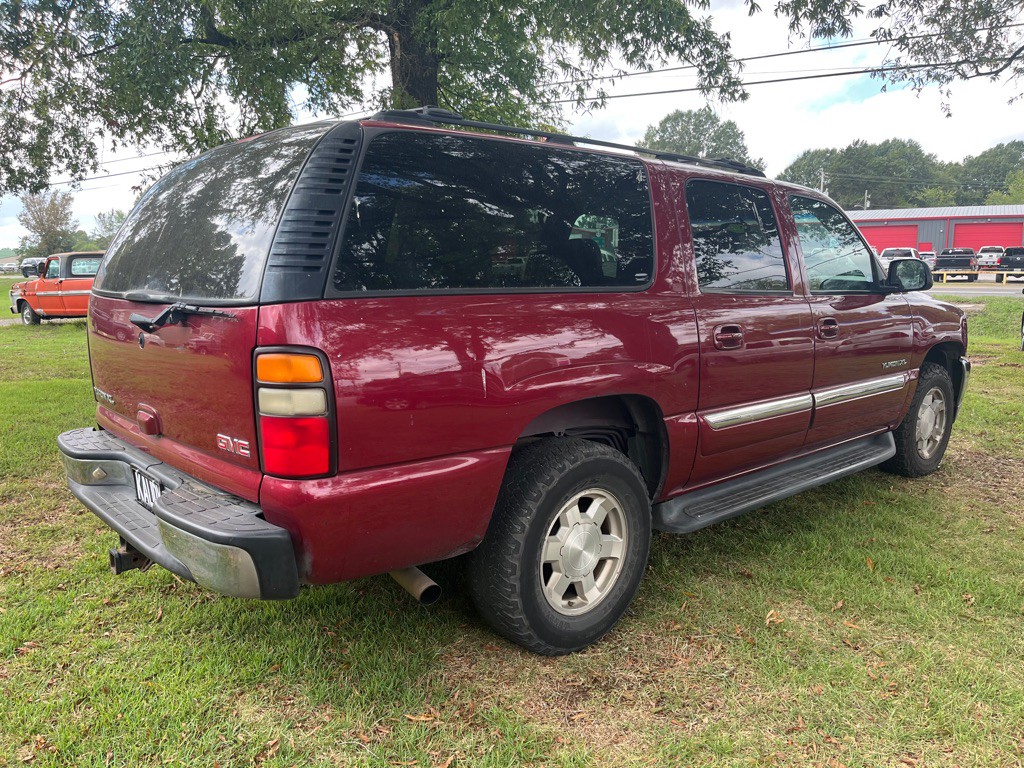 2004 GMC Yukon Image 3