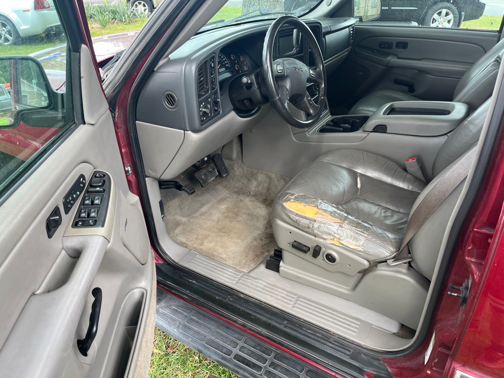 2004 GMC Yukon Image 5