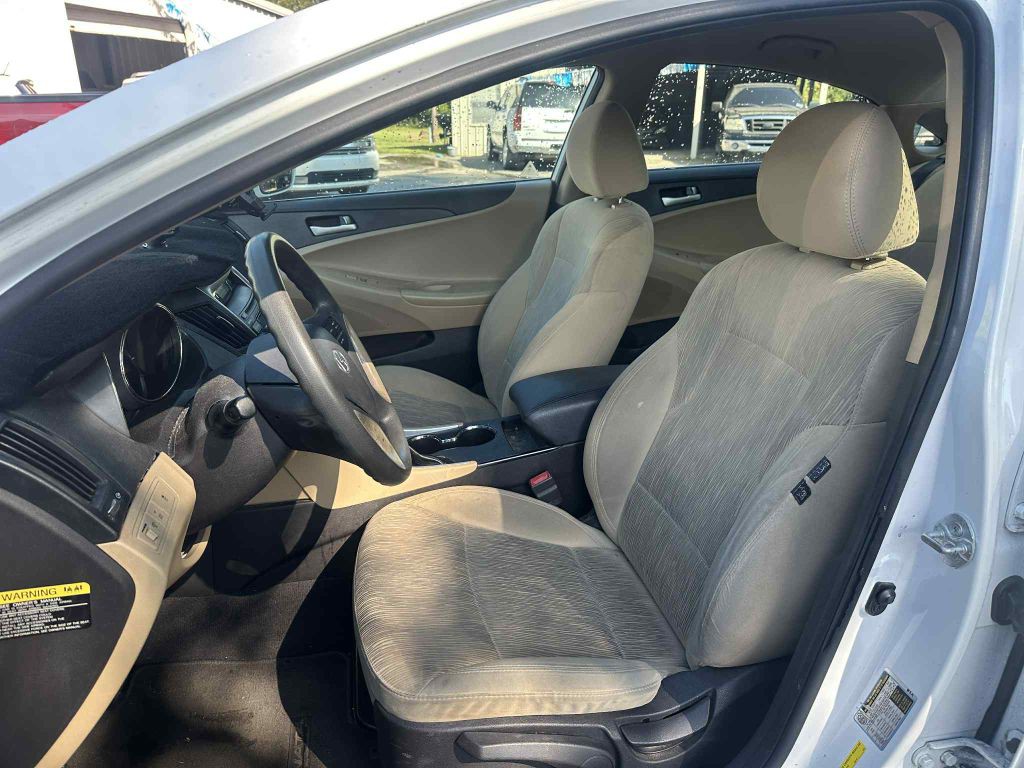 2012 Hyundai Sonata Image 9