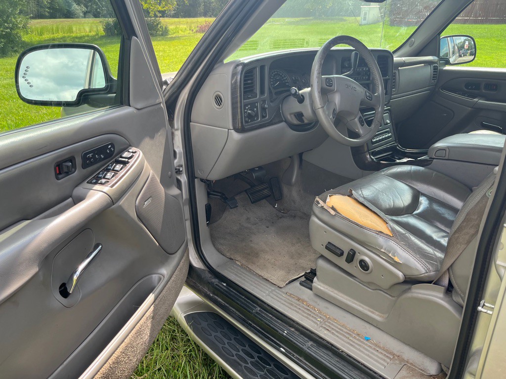 2005 GMC Yukon Image 5