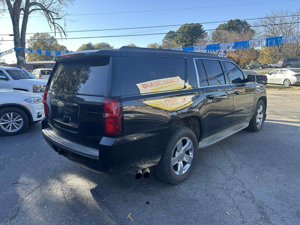 2015 Chevrolet Suburban Image 5