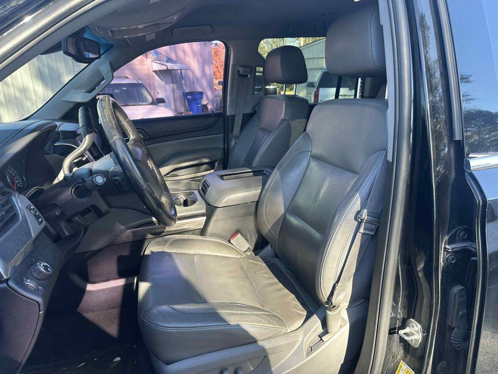 2015 Chevrolet Suburban Image 11