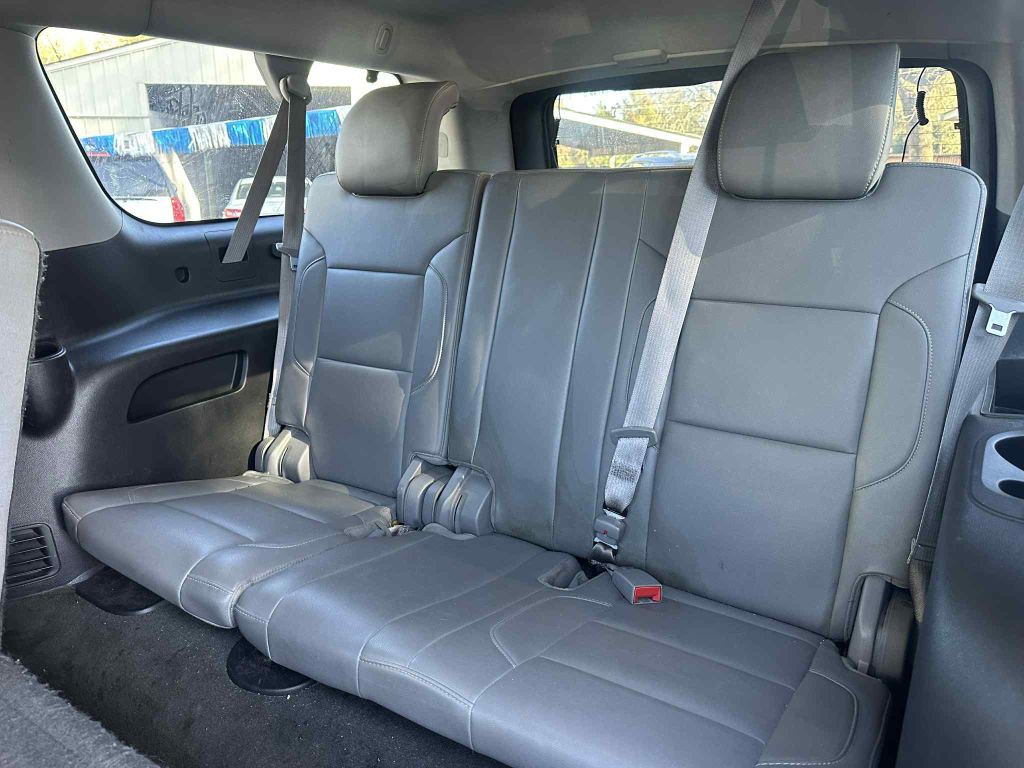 2015 Chevrolet Suburban Image 13