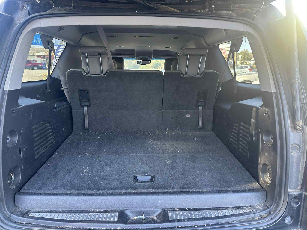 2015 Chevrolet Suburban Image 15