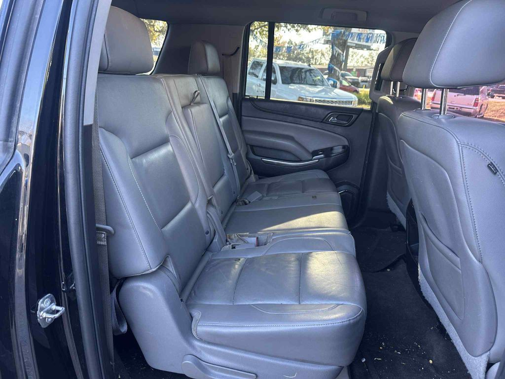 2015 Chevrolet Suburban Image 16