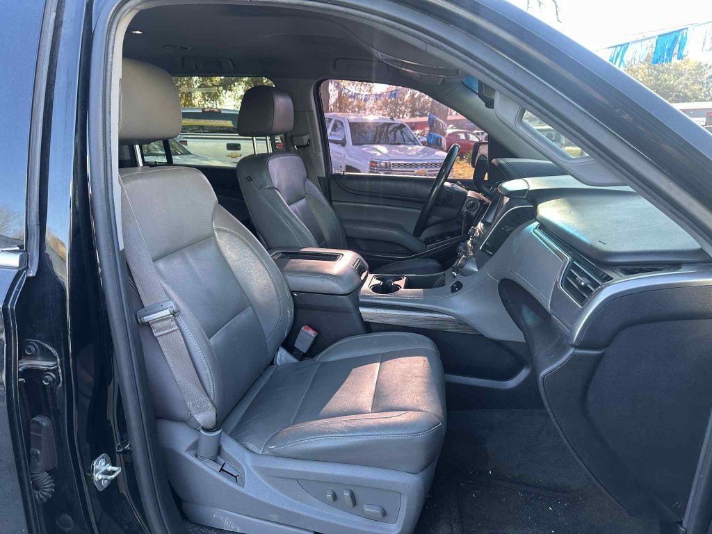 2015 Chevrolet Suburban Image 18