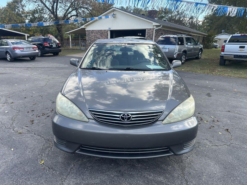 2005 Toyota Camry Image 2