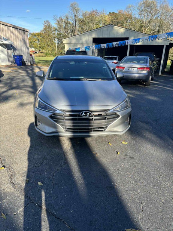 2020 Hyundai Elantra Image 2
