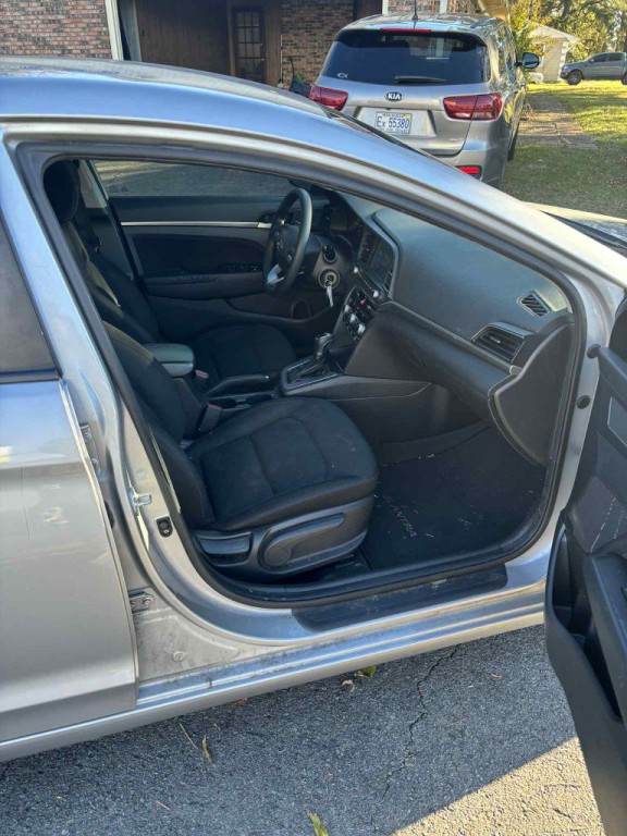 2020 Hyundai Elantra Image 10