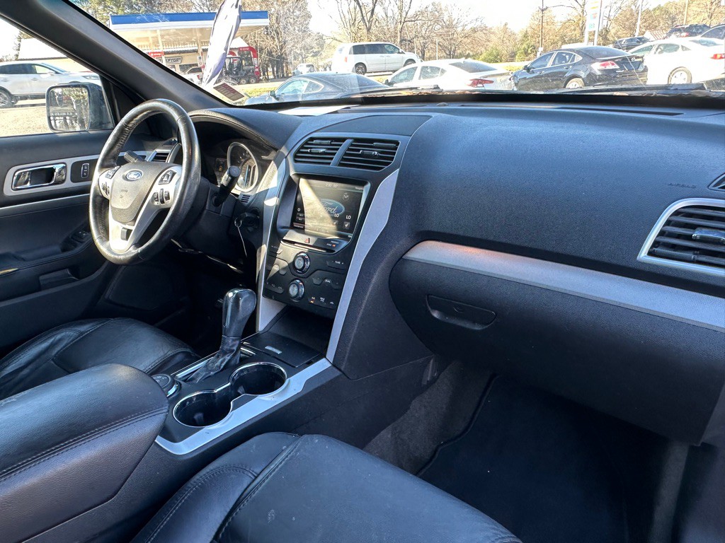 2014 Ford Explorer Image 18