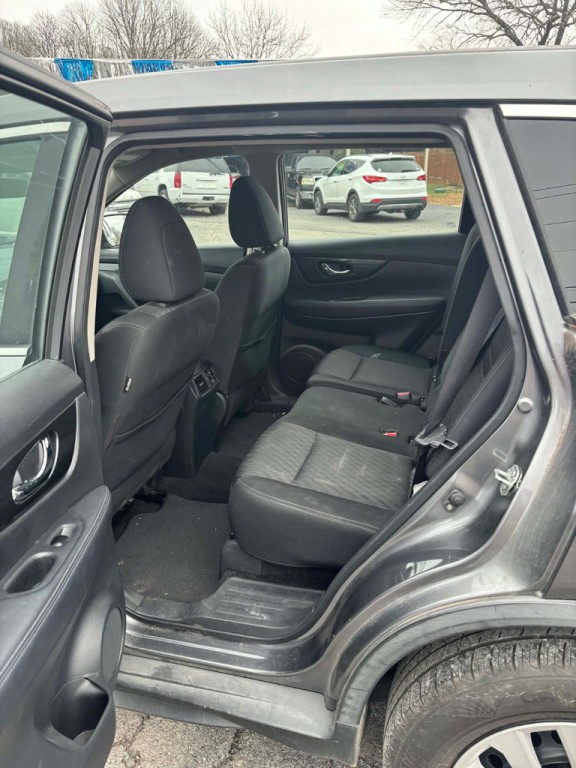 2017 Nissan Rogue Image 10