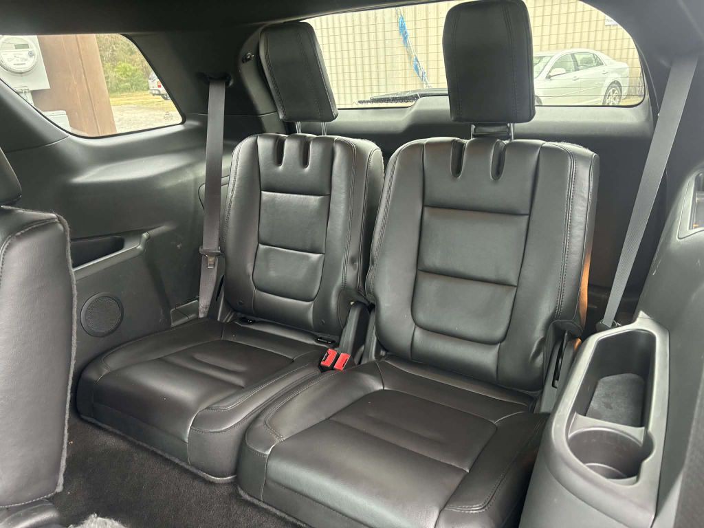 2015 Ford Explorer Image 8