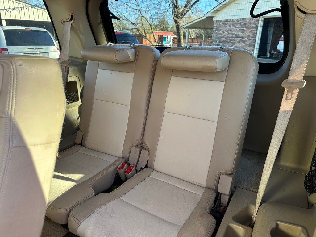 2008 Mercury Mountaineer Image 12