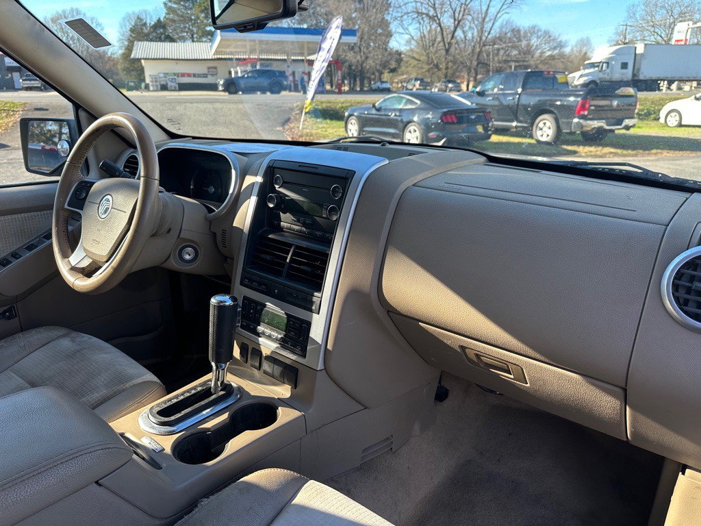 2008 Mercury Mountaineer Image 17