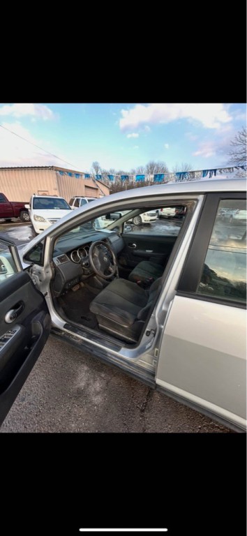 2012 Nissan Versa Image 5