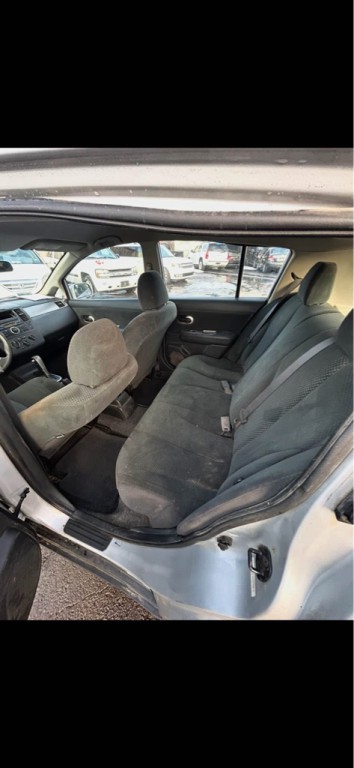 2012 Nissan Versa Image 6