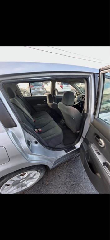 2012 Nissan Versa Image 8