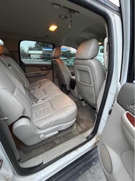 2009 Chevrolet Suburban Image 7
